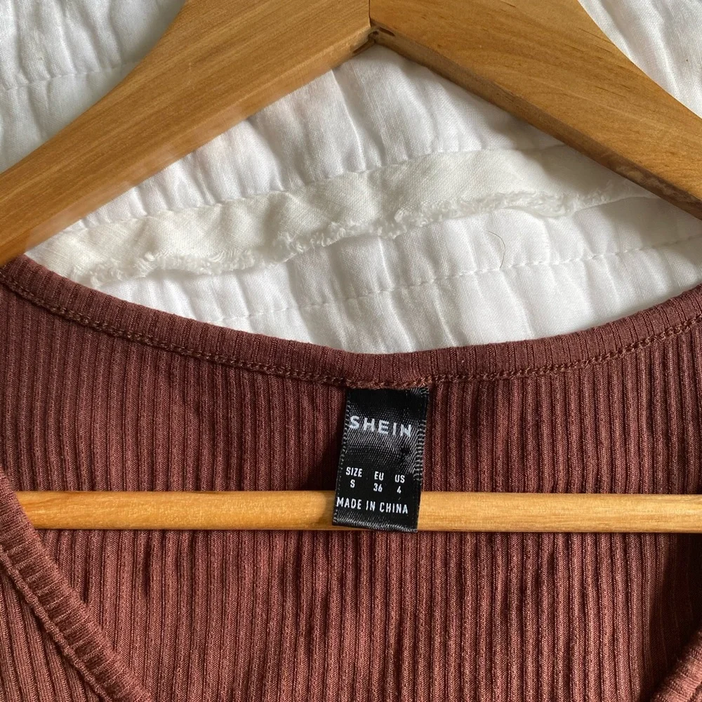 ❌ Shein Brown Ribbed Top - Picture 2 of 6